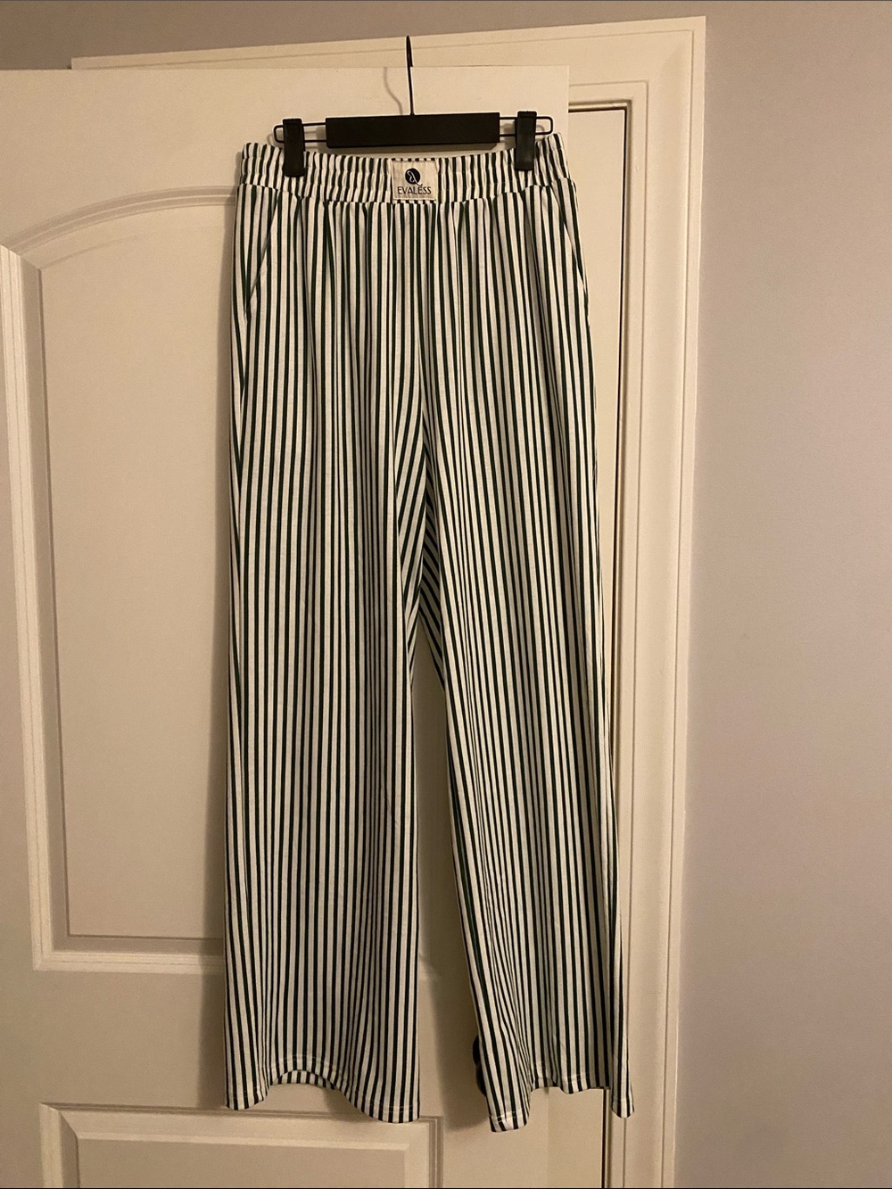 Elastic-Waist Striped women’s Pants in White and Dark Green